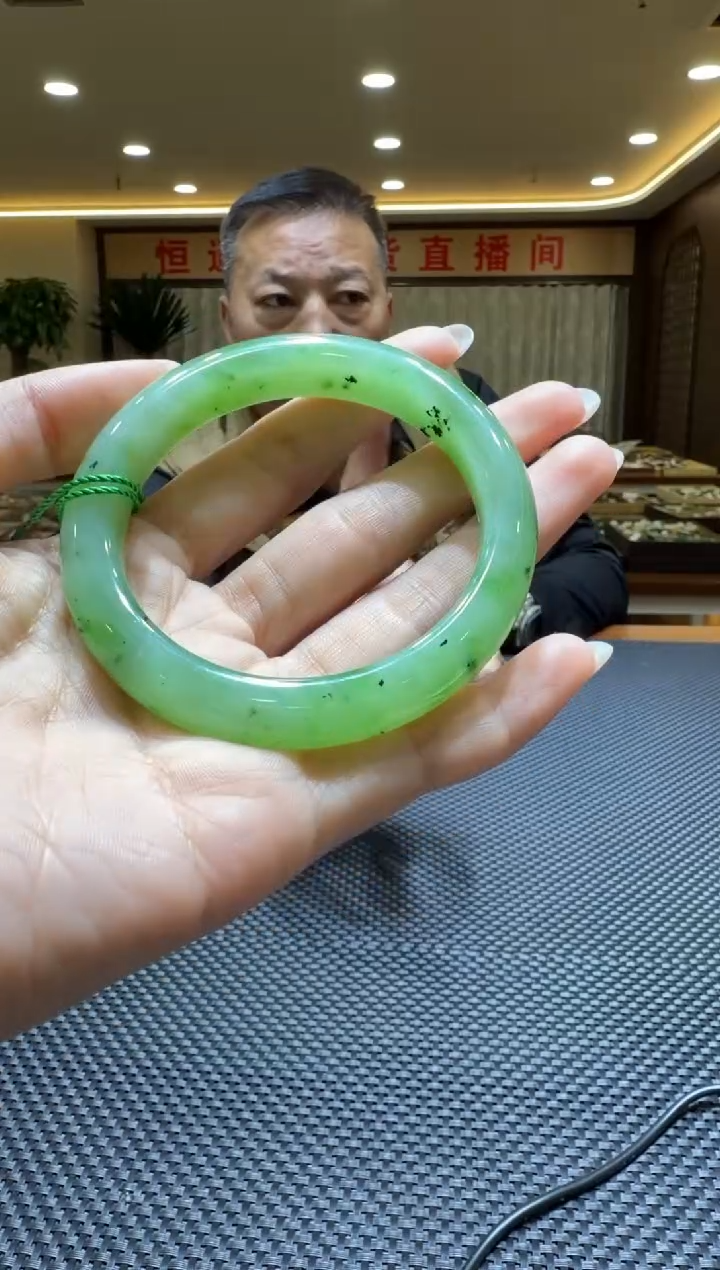 颈饰未镶嵌和田玉手镯58