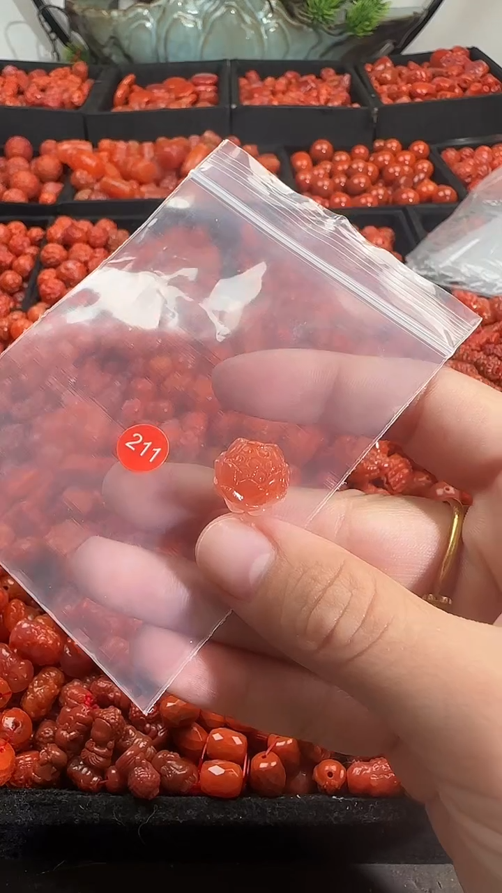 颈饰未镶嵌南红玛瑙1