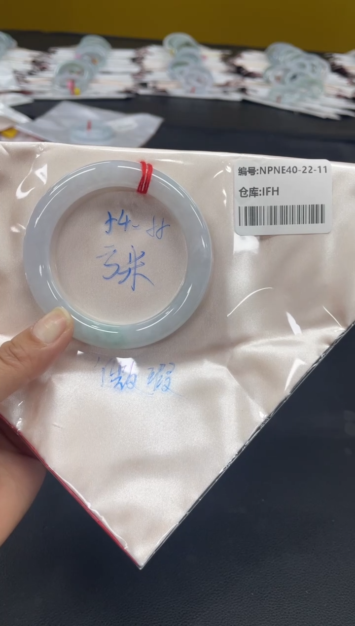 未镶嵌手镯翡翠翡翠手镯