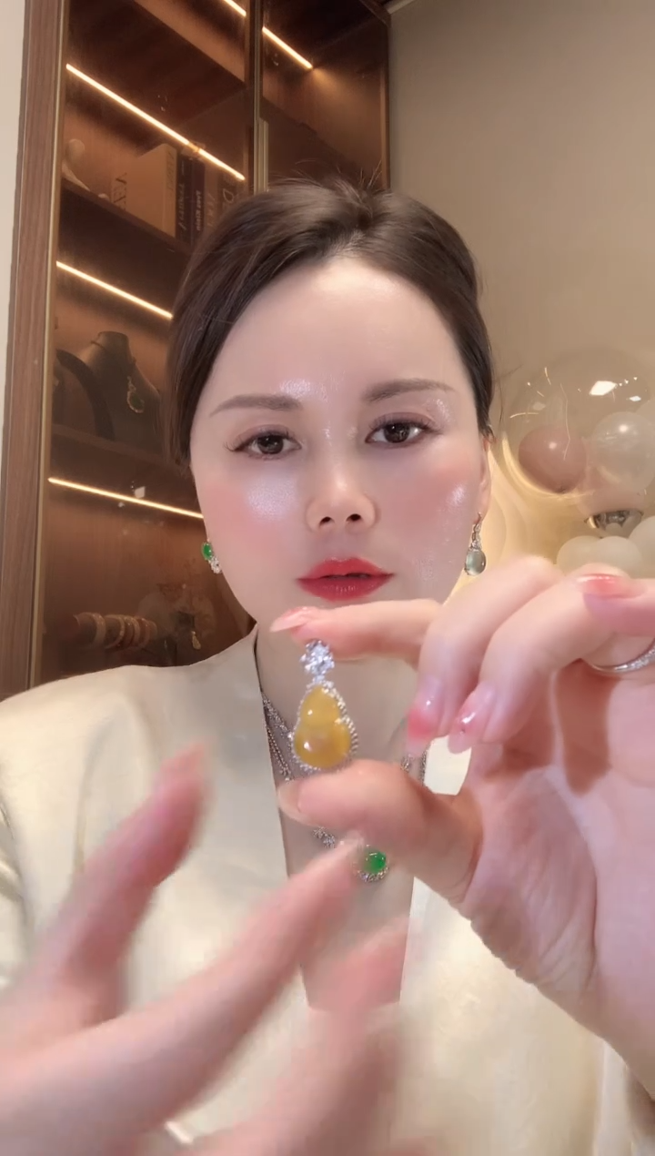【闪购商品】翡翠吊坠(不含链)18K金镶嵌D50 