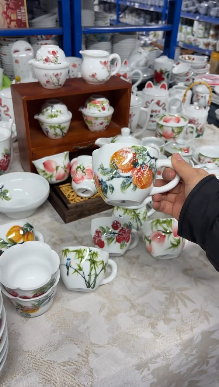 景德镇高温陶瓷食品级手绘釉中彩-花口咖啡杯