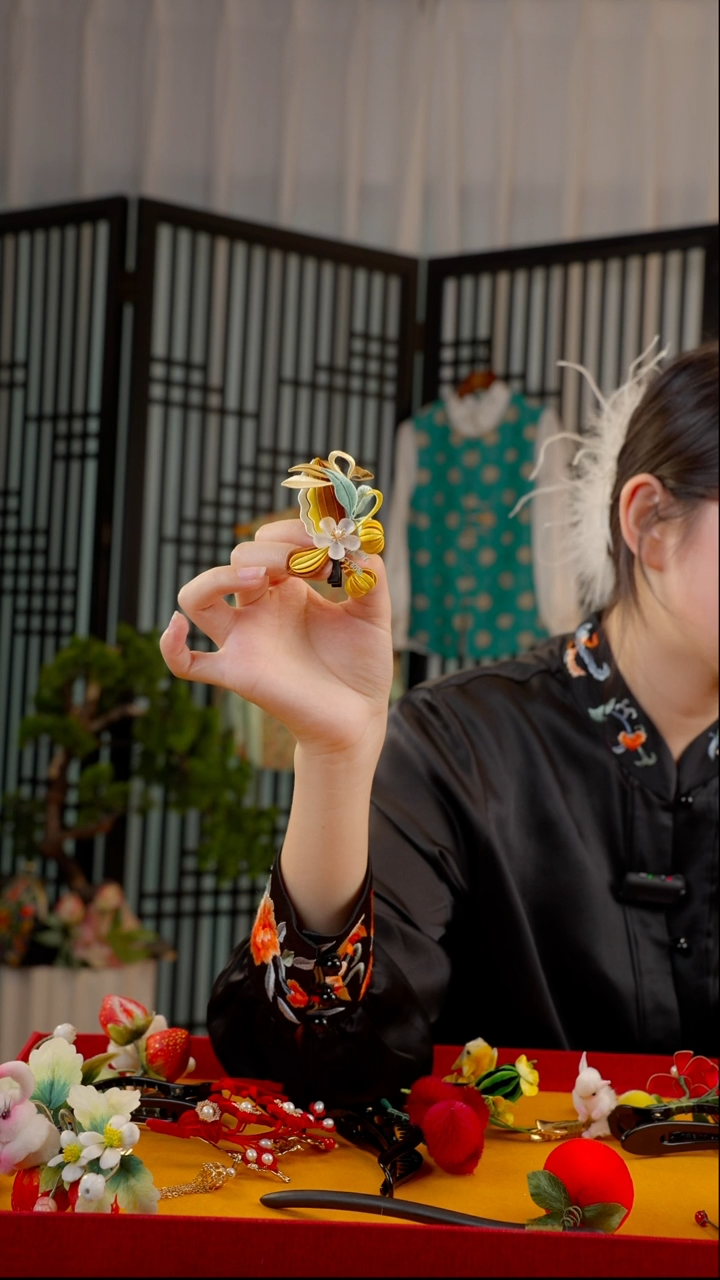 刺绣?****燕非遗绒花手工饰品