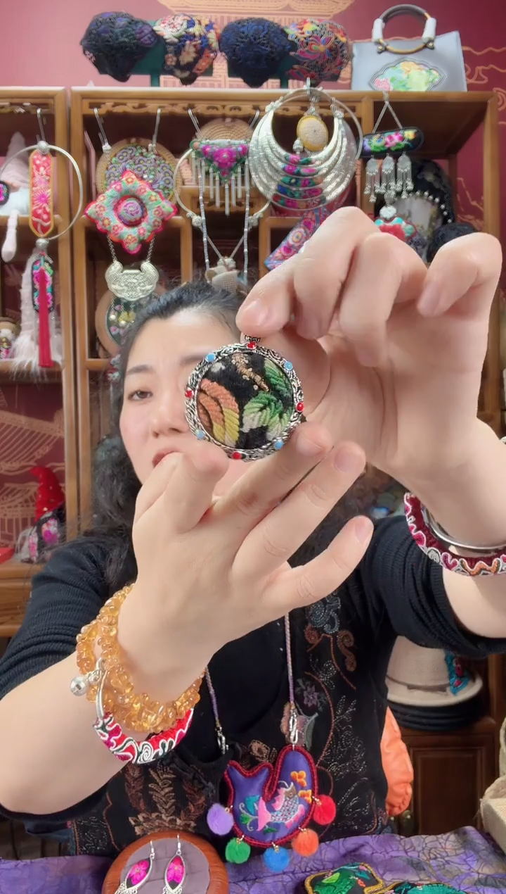 刺绣项链115甜甜家