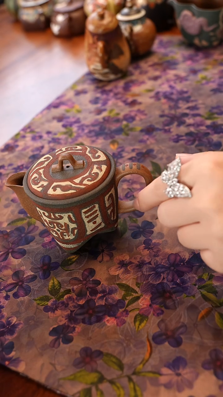 宜兴紫砂青铜汉瓦