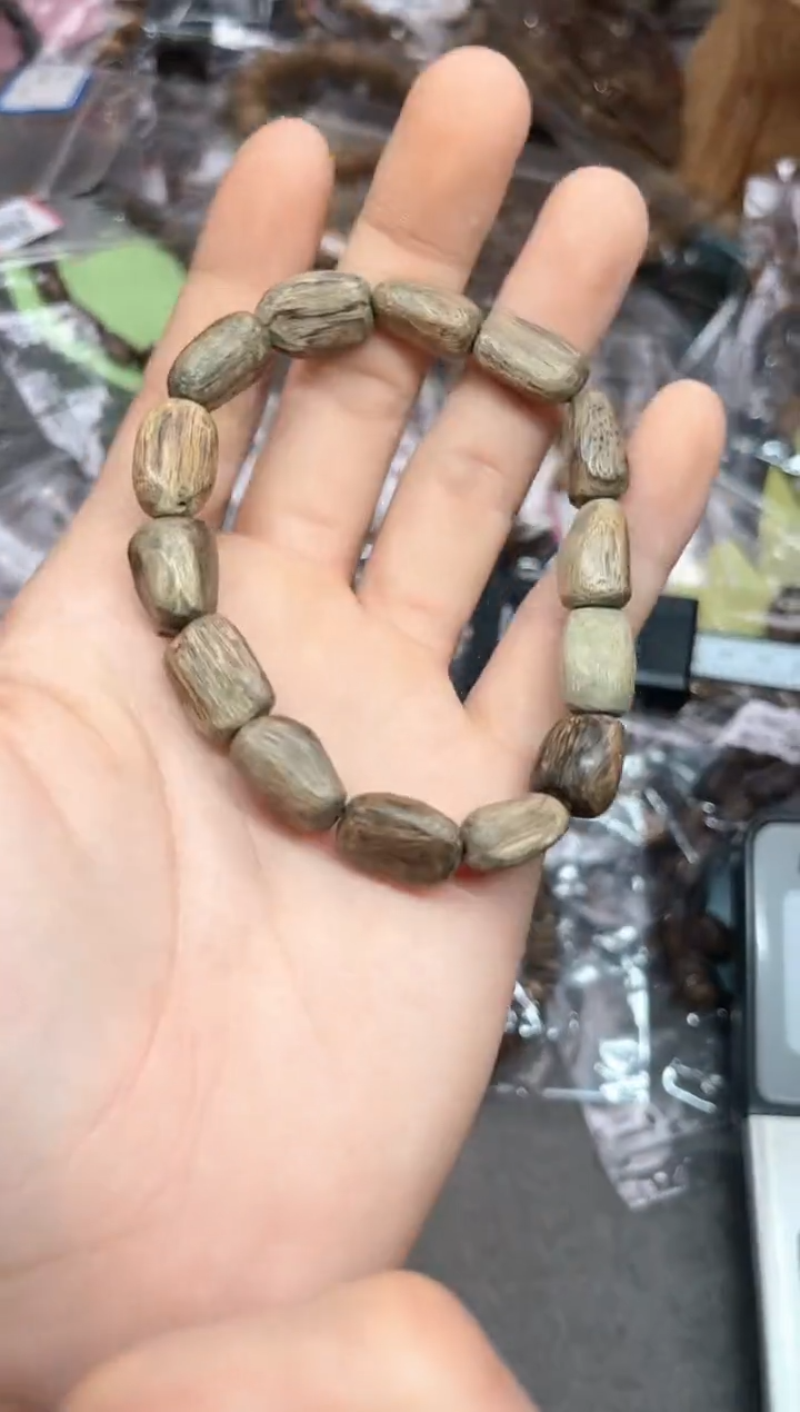 【闪购商品】沉香手串109号沉水柬埔寨多样性发货1条