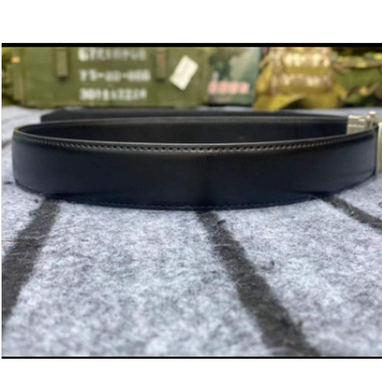 黑色97官款金属扣男士腰带