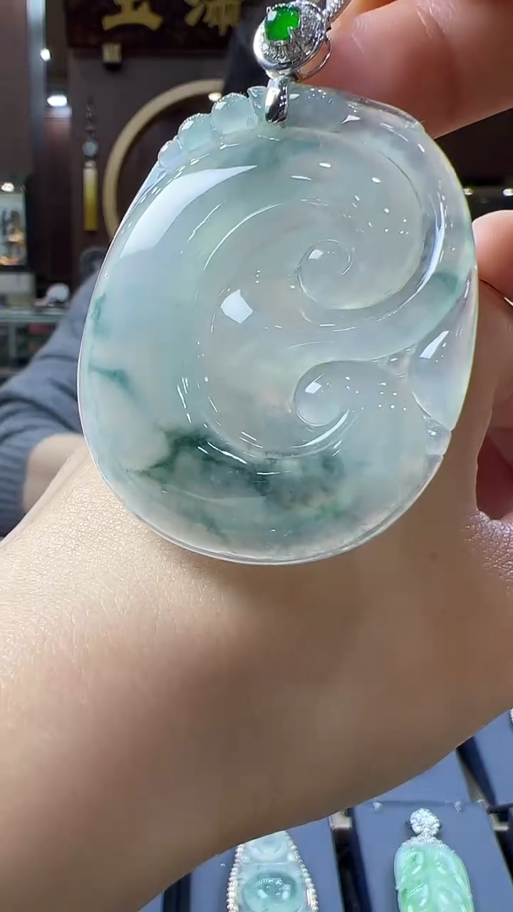 【闪购商品】翡翠挂件18K金镶嵌如意