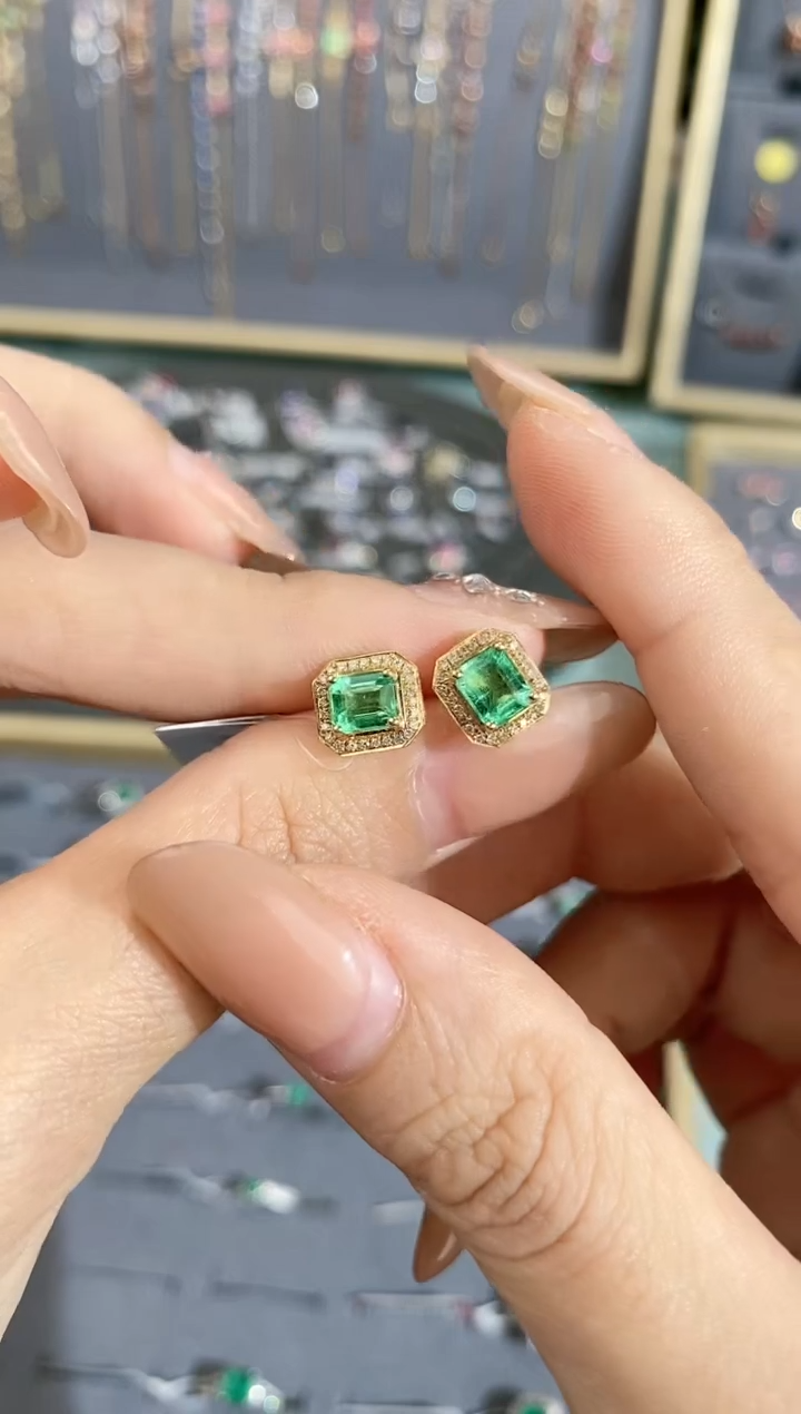 【闪购商品】祖母绿耳饰18K金镶嵌耳钉