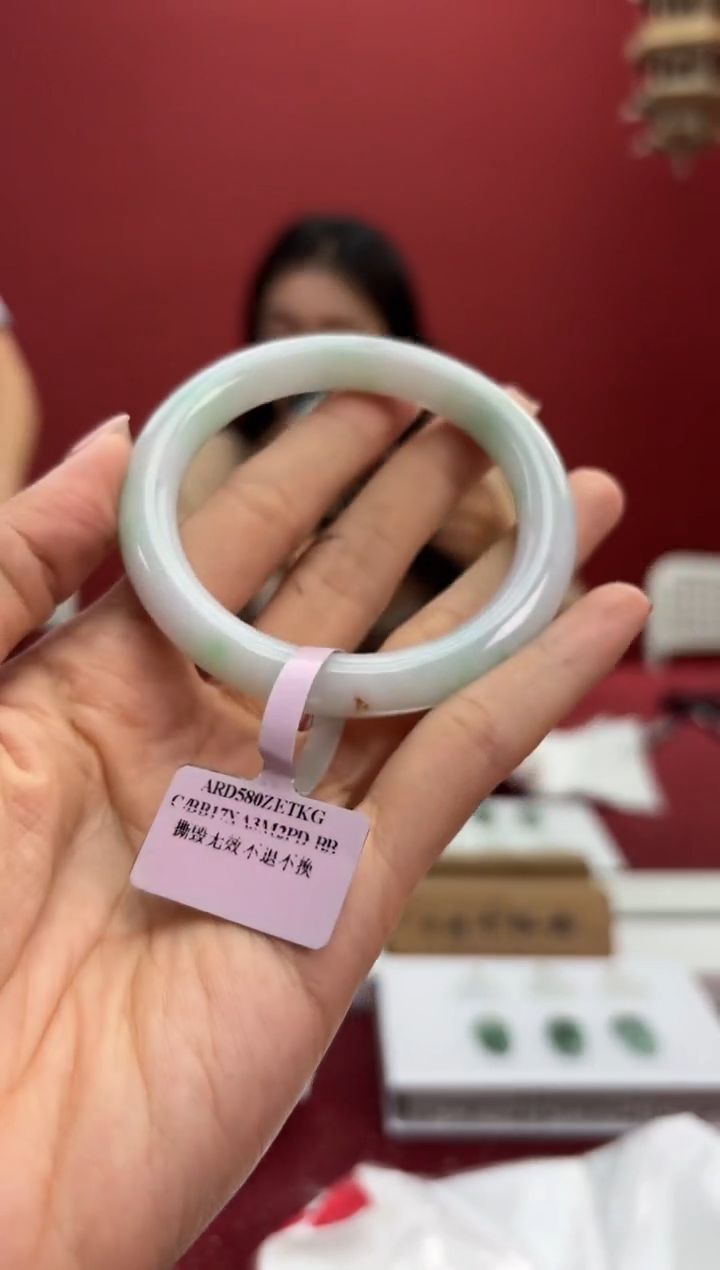 【闪购商品】翡翠未镶嵌手镯（圆镯）手镯