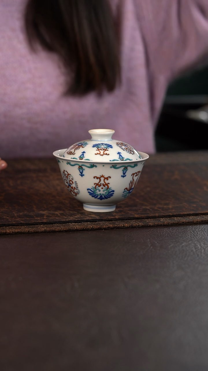 【闪购商品】杯云霞珍藏斗彩忍冬问答盖碗