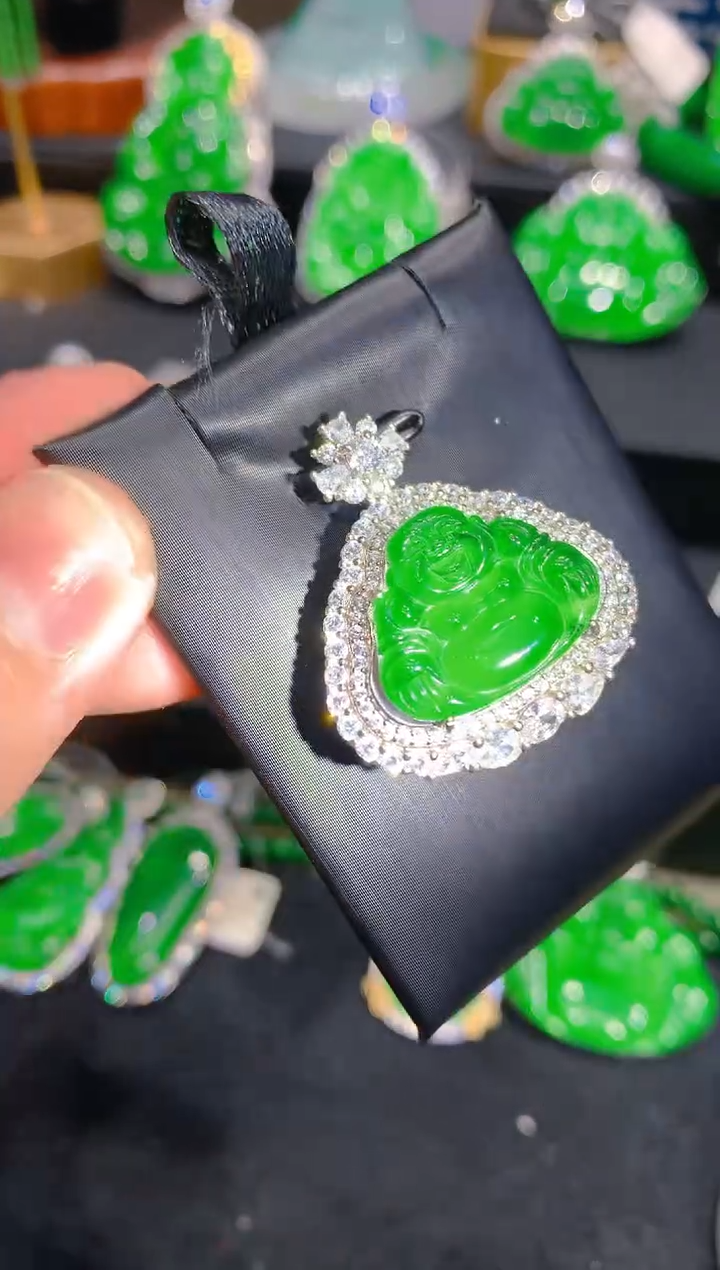 【闪购商品】翡翠颈饰银S925镶嵌74一季