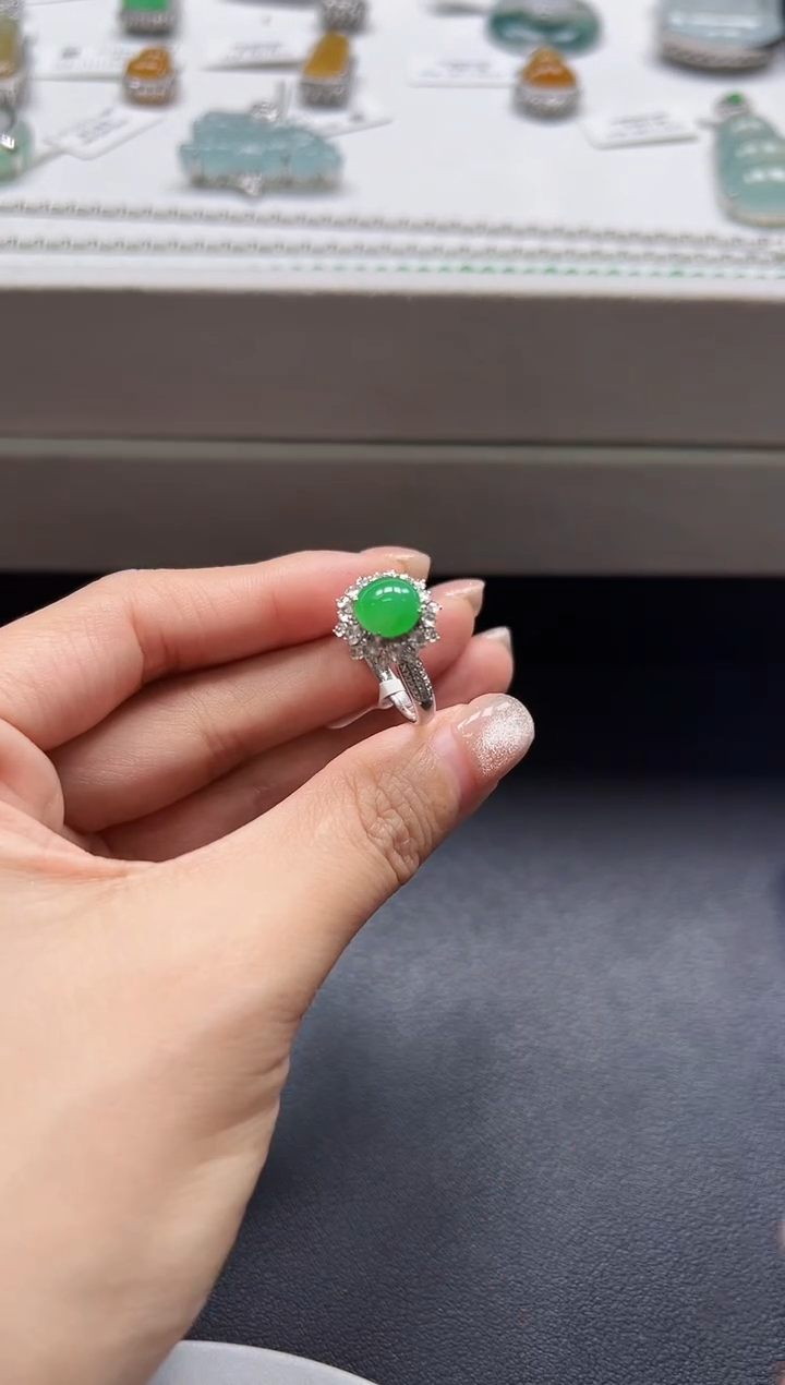 18K金镶嵌戒指翡翠KHY1107-034