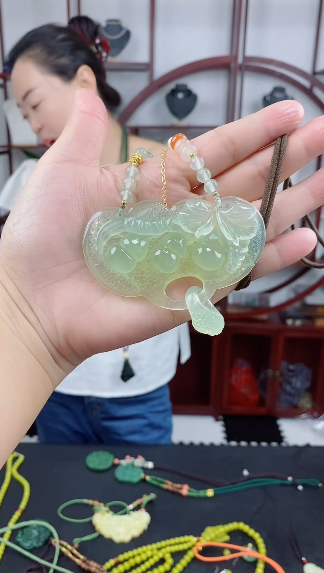 未镶嵌岫玉吊坠(赠链)葫芦牌（微瑕