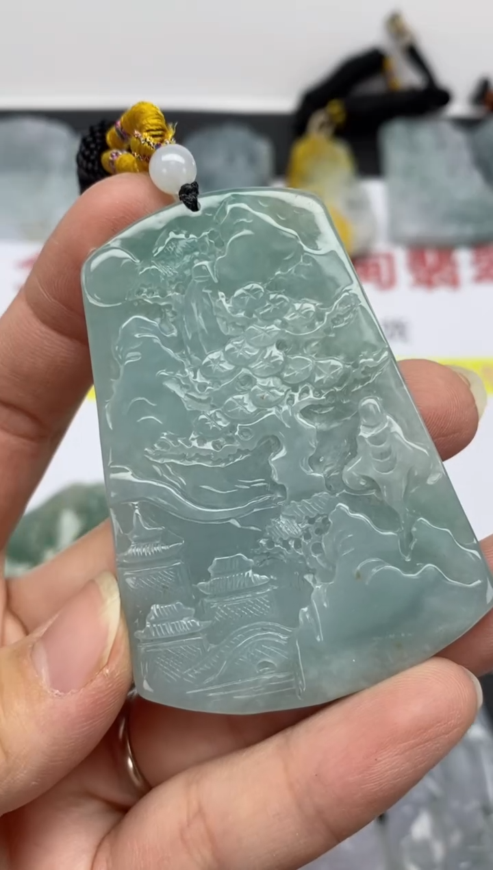 【闪购商品】翡翠颈饰未镶嵌山水牌