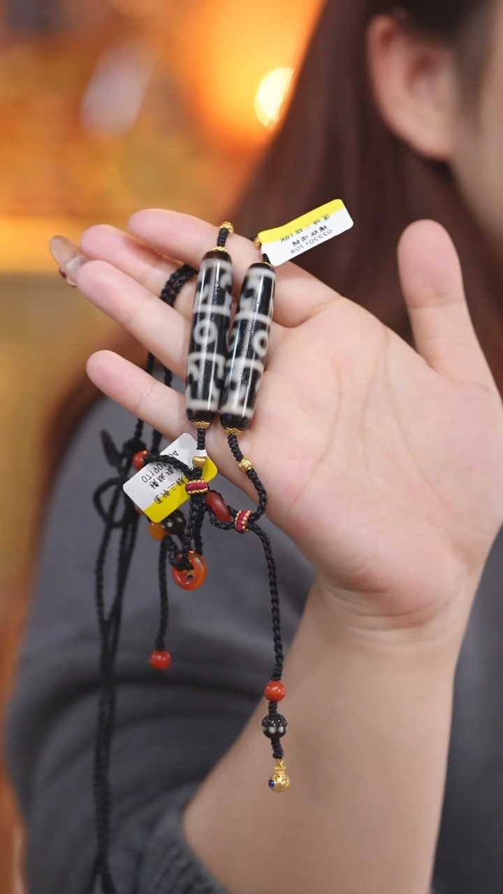 【闪购商品】玛瑙/玉髓18K金镶嵌颈饰Q31810莲师三眼多样性发其一