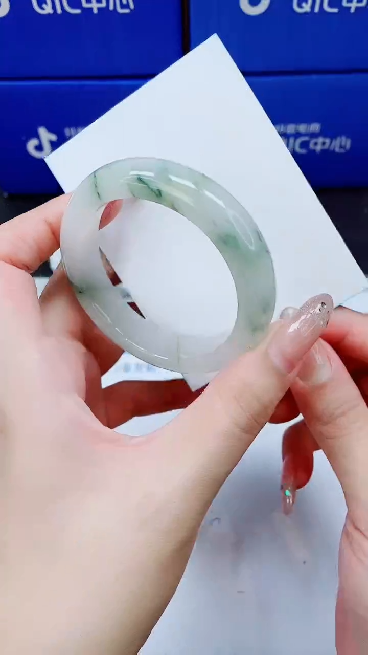 未镶嵌手镯石英质玉A12-52