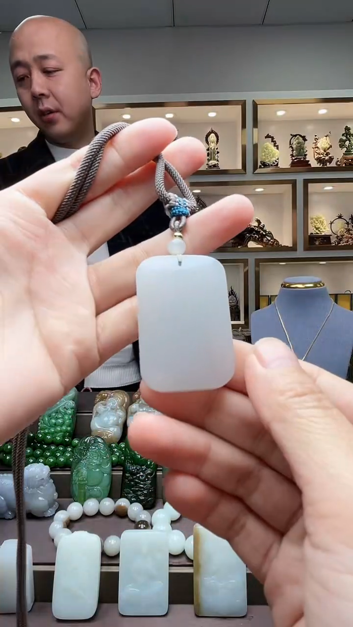 【闪购商品】和田玉颈饰未镶嵌苏