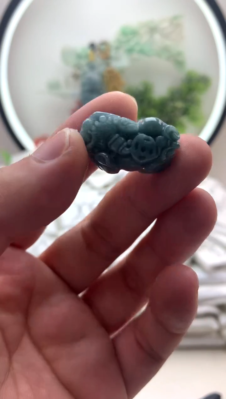 颈饰未镶嵌翡翠貔貅