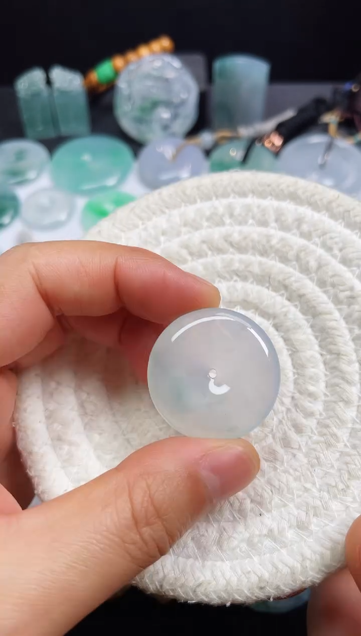 【闪购商品】翡翠颈饰未镶嵌平安扣