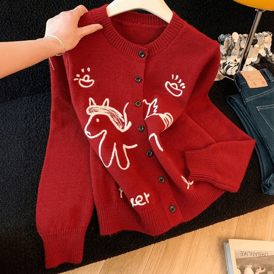 新年战袍小马刺绣红色开衫毛衣女软糯慵懒风大码显瘦针织衫女G836