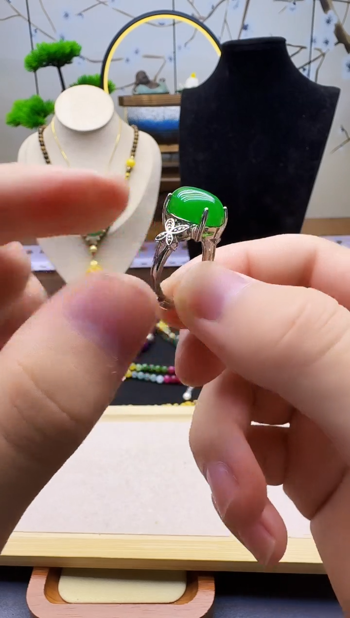 翡翠戒指银S925镶嵌J03       