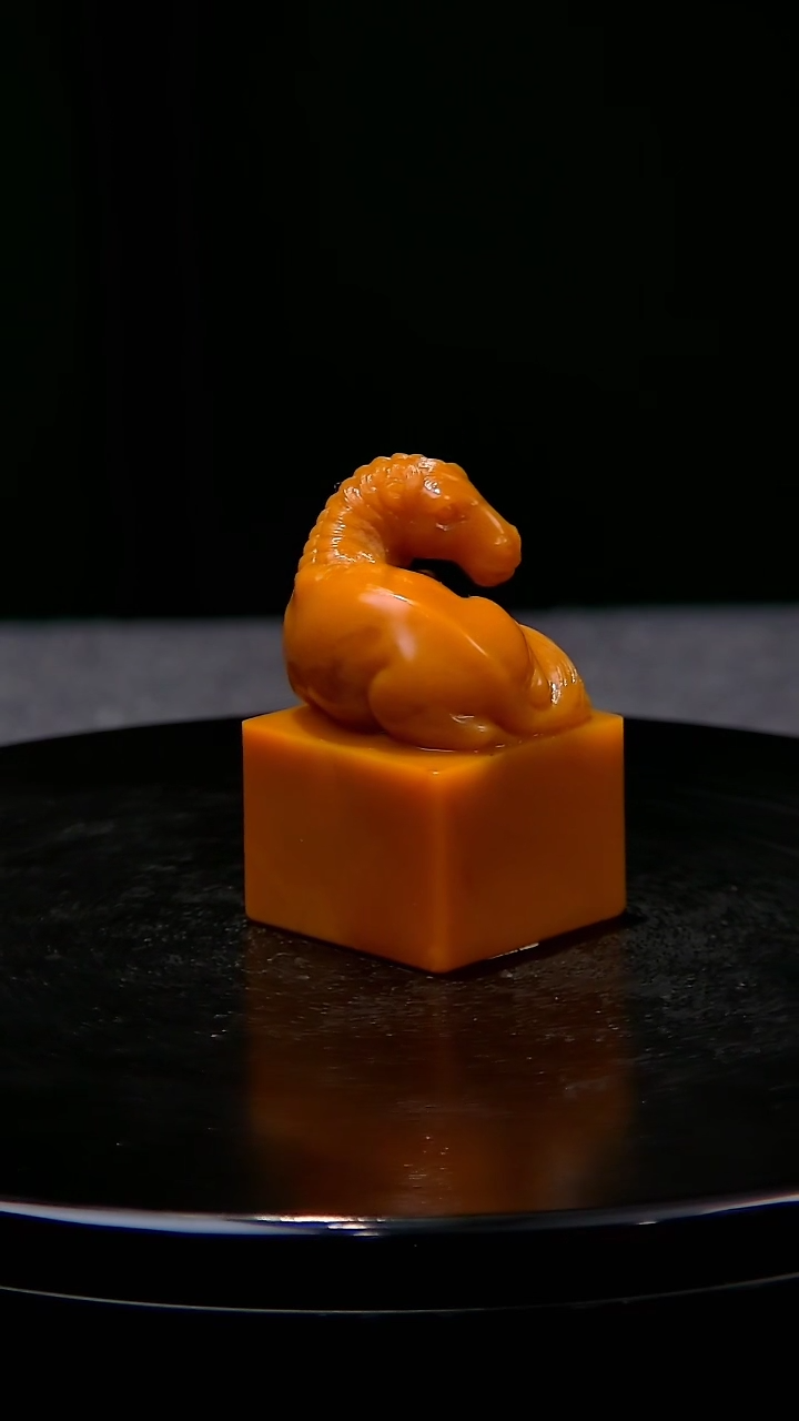 【闪购商品】田黄石麦芽黄马钮