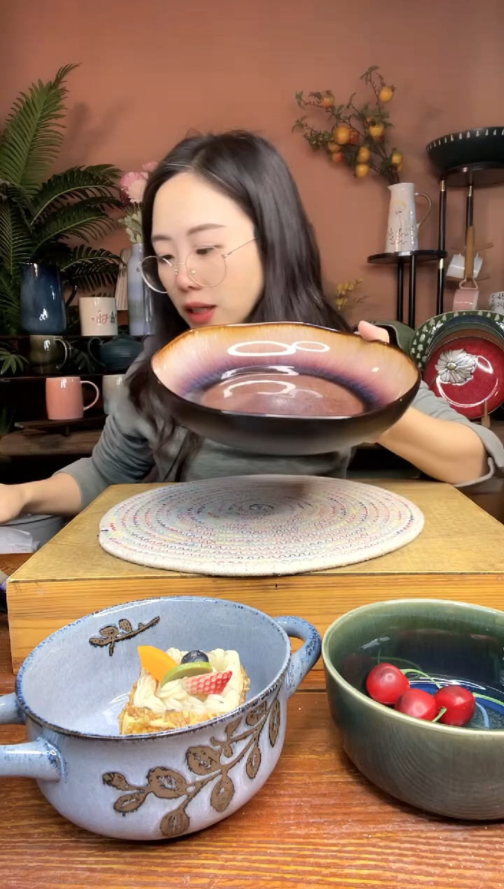 陶瓷8.8英寸异形不规则火焰红系列深盘 微瑕疵