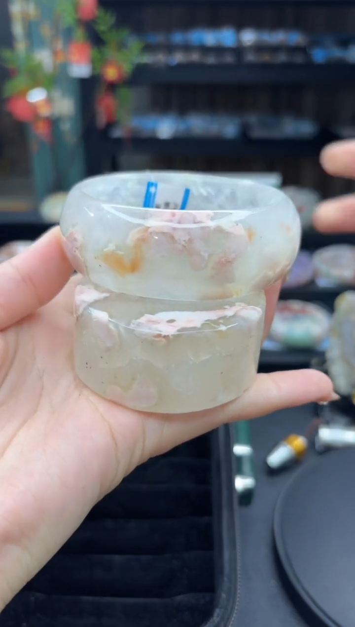 【闪购商品】石英质玉手镯未镶嵌852（61圈赠送镯心）