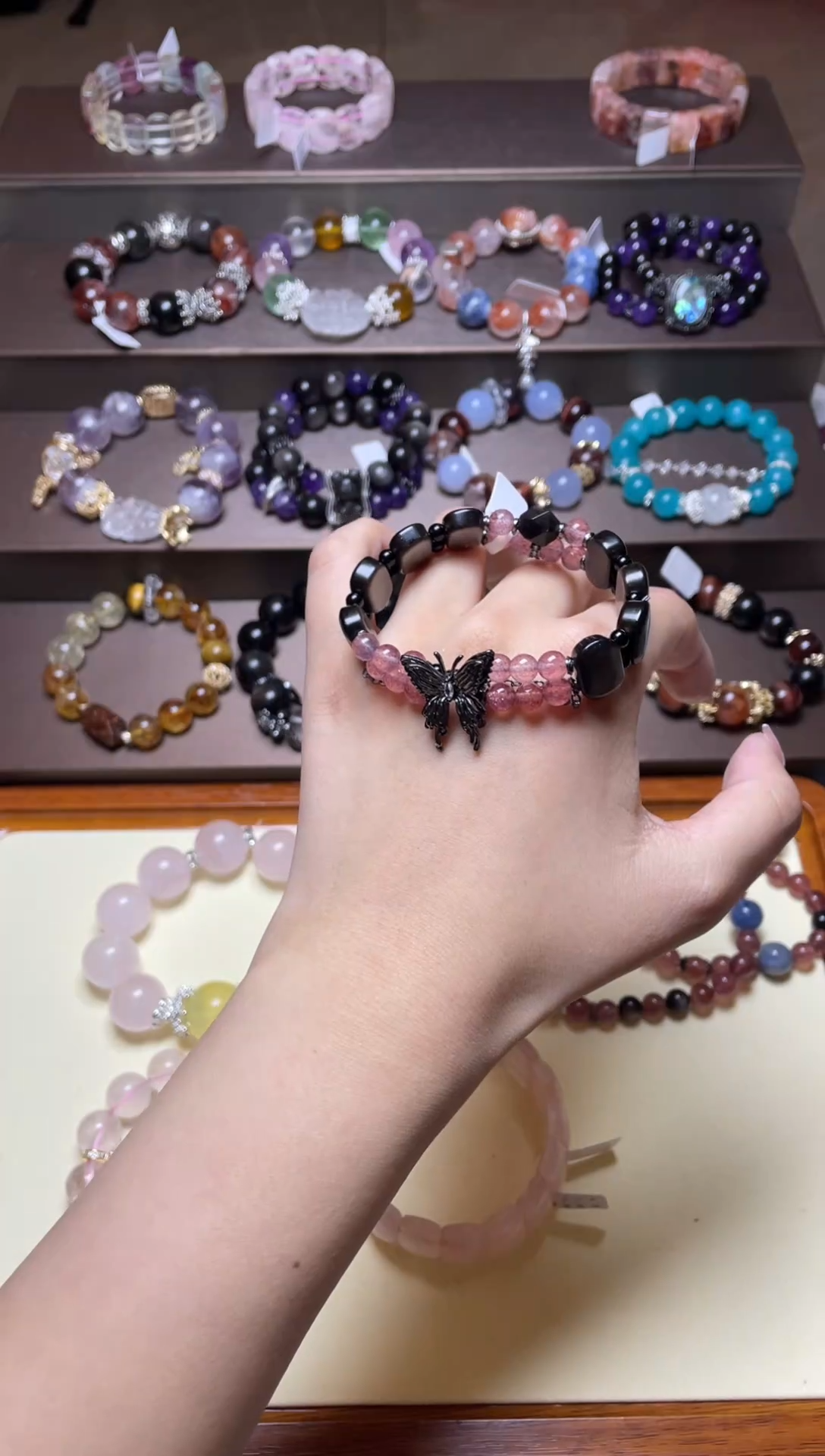 【闪购商品】水晶手链银S925镶嵌银曜石草莓晶手牌