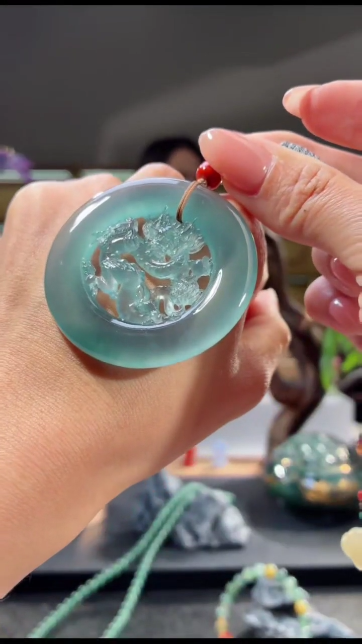 吊坠(不含链)未镶嵌翡翠龙牌