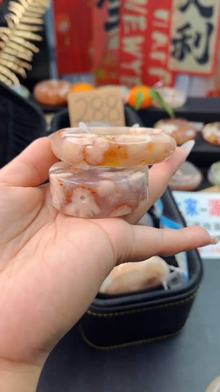 【闪购商品】石英质玉手镯未镶嵌赠送镯心（52圈口）