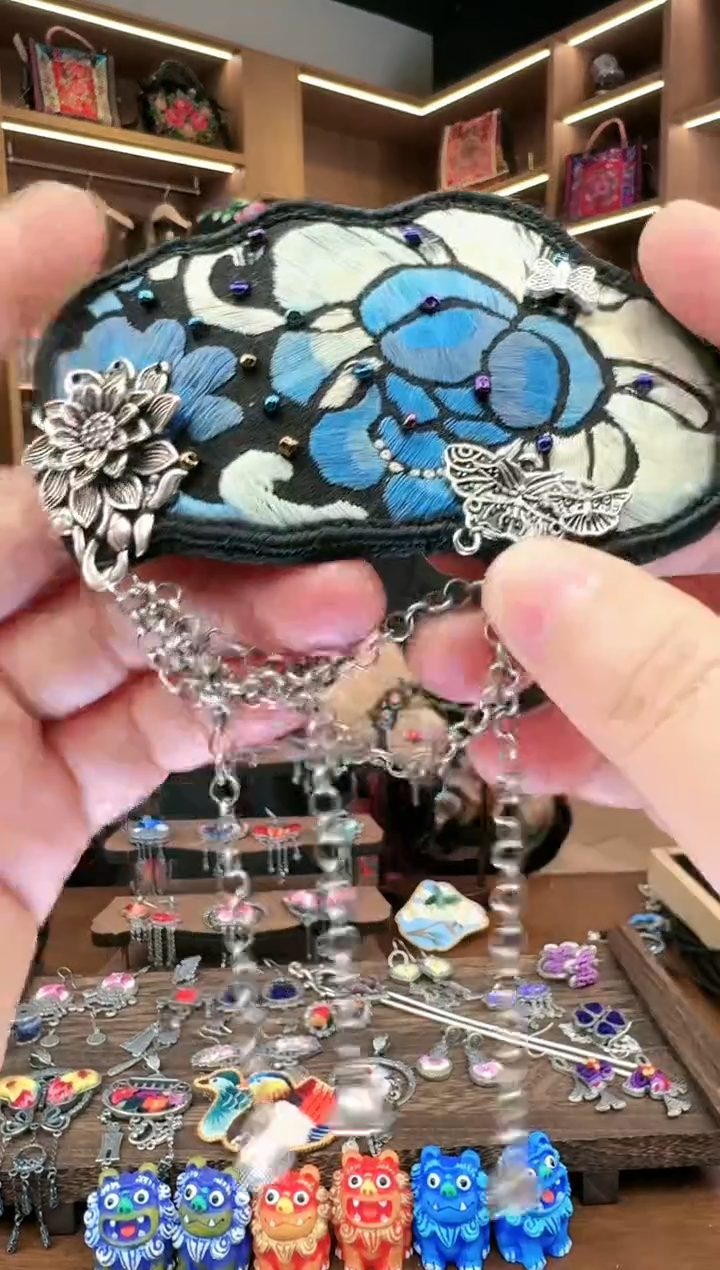 【闪购商品】织绣170黔东南苗族刺绣