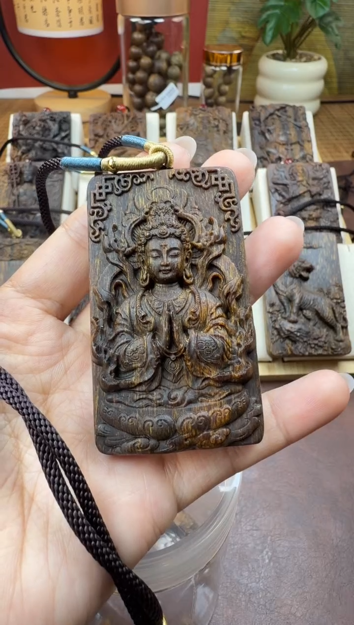 木木雕款芽庄  莲花大日 7cm 送养香瓶