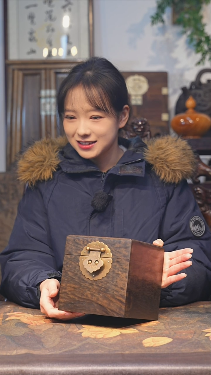 金丝楠龙胆 高盒一木一器 