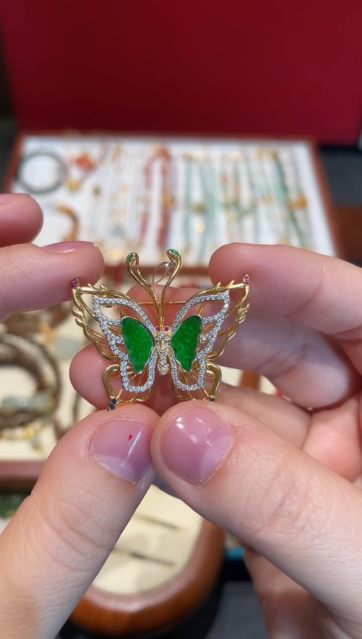 颈饰银S925镀金镶嵌翡翠胸针