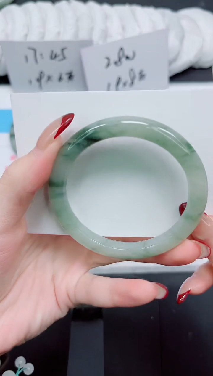 【闪购商品】石英质玉手镯未镶嵌370