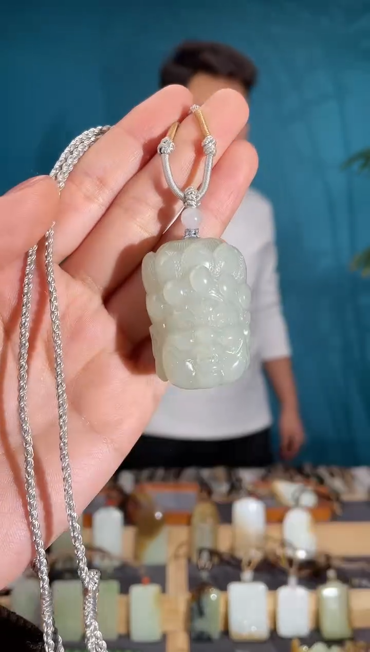 颈饰未镶嵌和田玉1