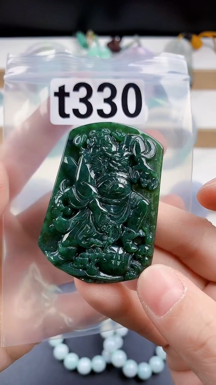 颈饰未镶嵌翡翠飞**天天然翡翠吊坠挂件