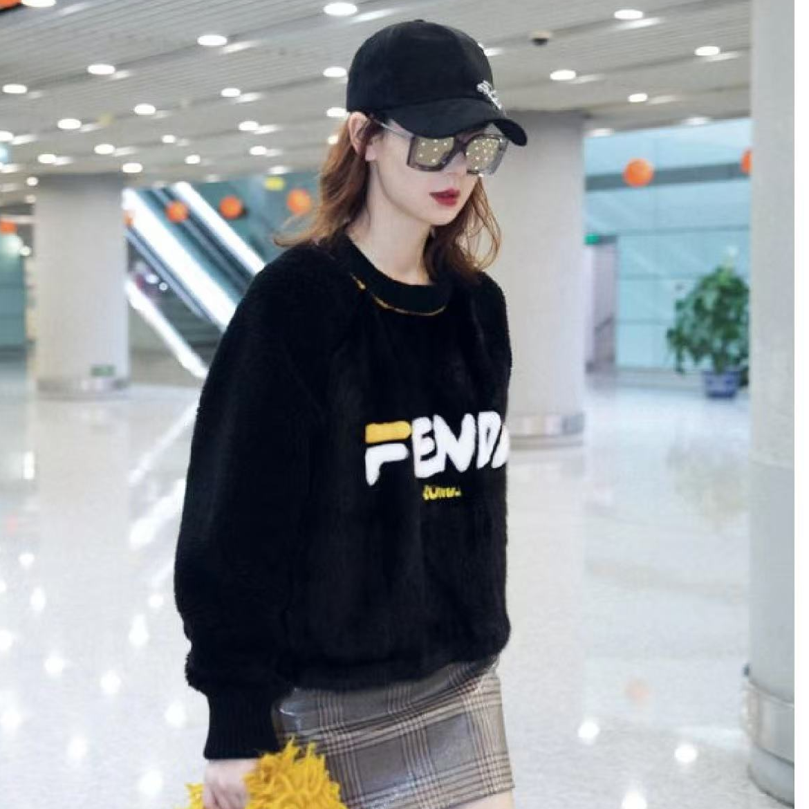 全新未使用 FENDI/芬迪 字母印花外套 黑色/42