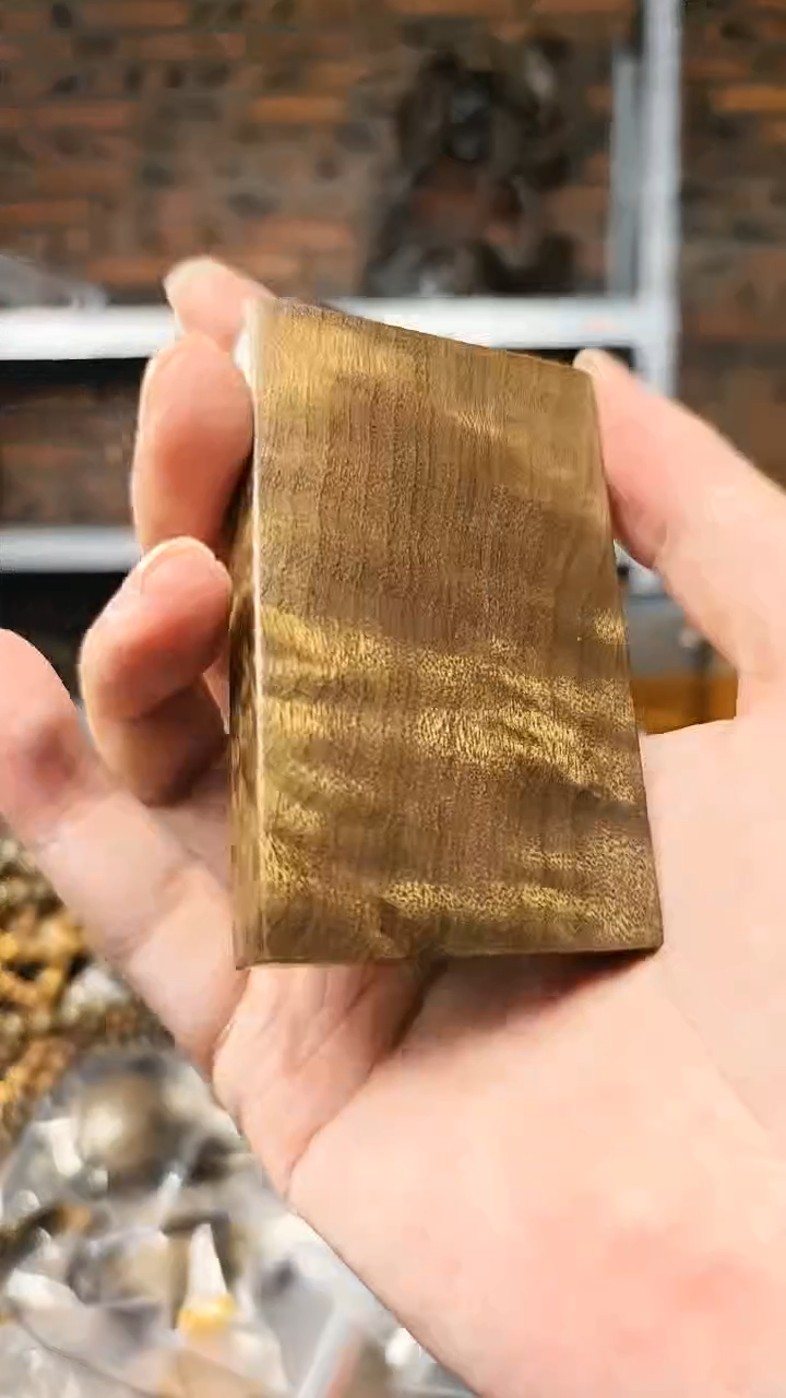 【闪购商品】金丝楠无事牌手把件