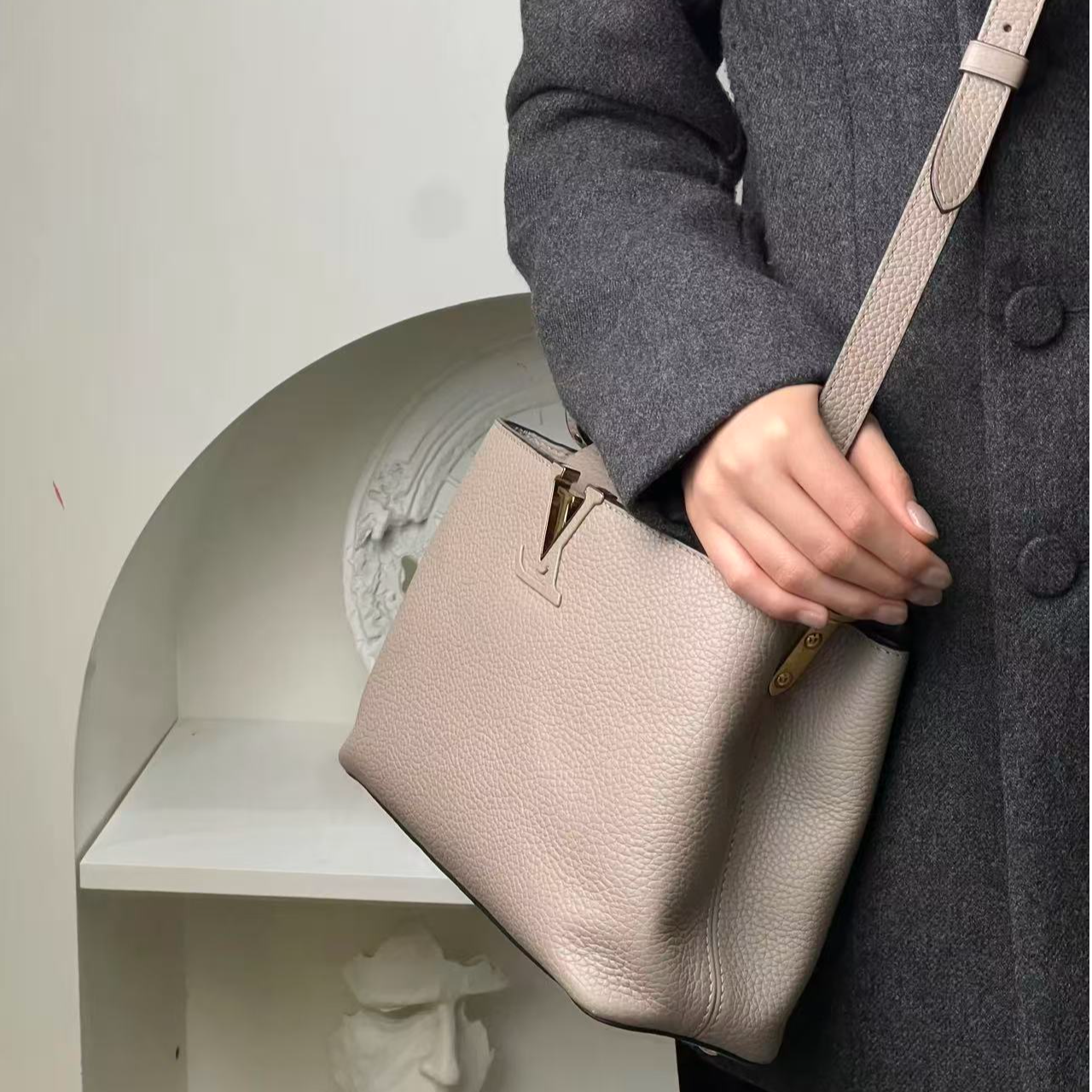 95新 LouisVuitton/路易威登 Lv capuines 中号大象灰 /优品