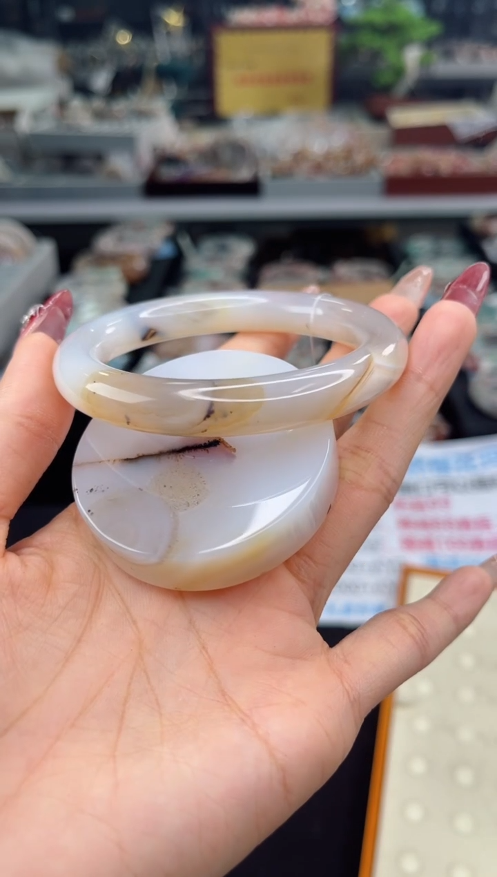 【闪购商品】石英质玉手镯未镶嵌58圈口（不退不换）1507777