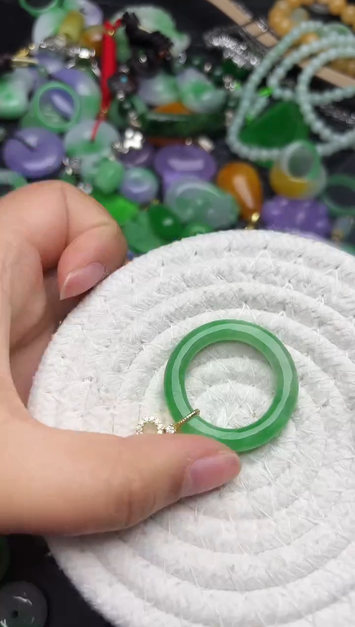 颈饰未镶嵌翡翠缅甸翡翠吊坠