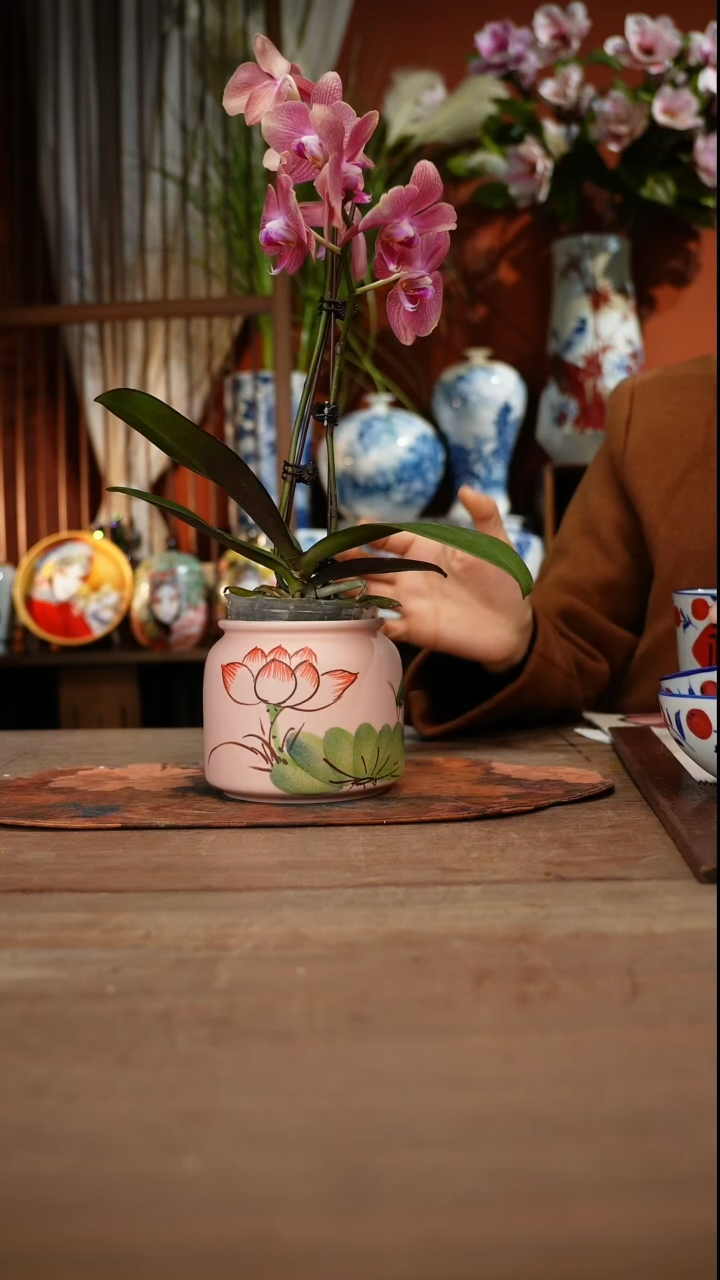 当代高温釉下彩手绘陶瓷餐具