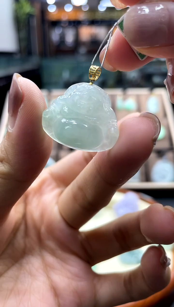 翡翠18K金镶嵌颈饰佛公