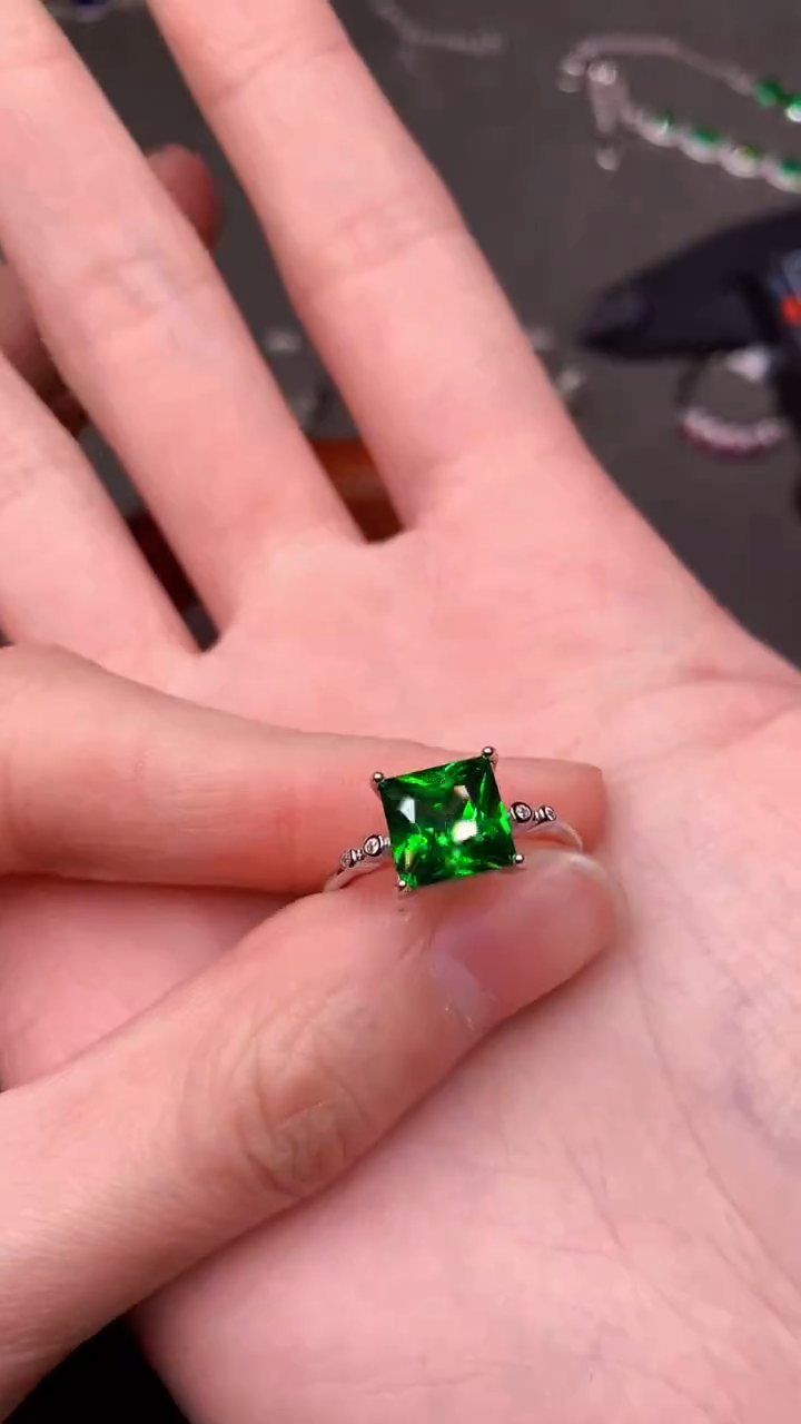 【闪购商品】透辉石戒指银S925镶嵌..........