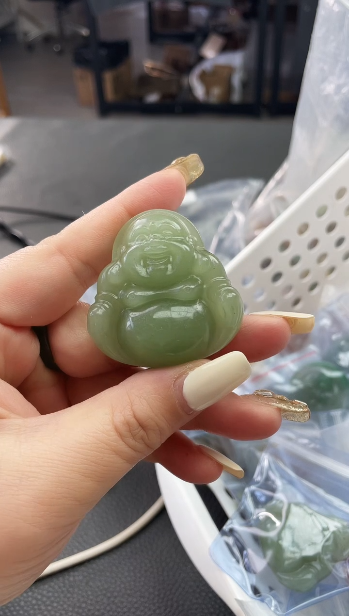 未镶嵌绿色佛公密玉（石英质玉）长*草长生草99