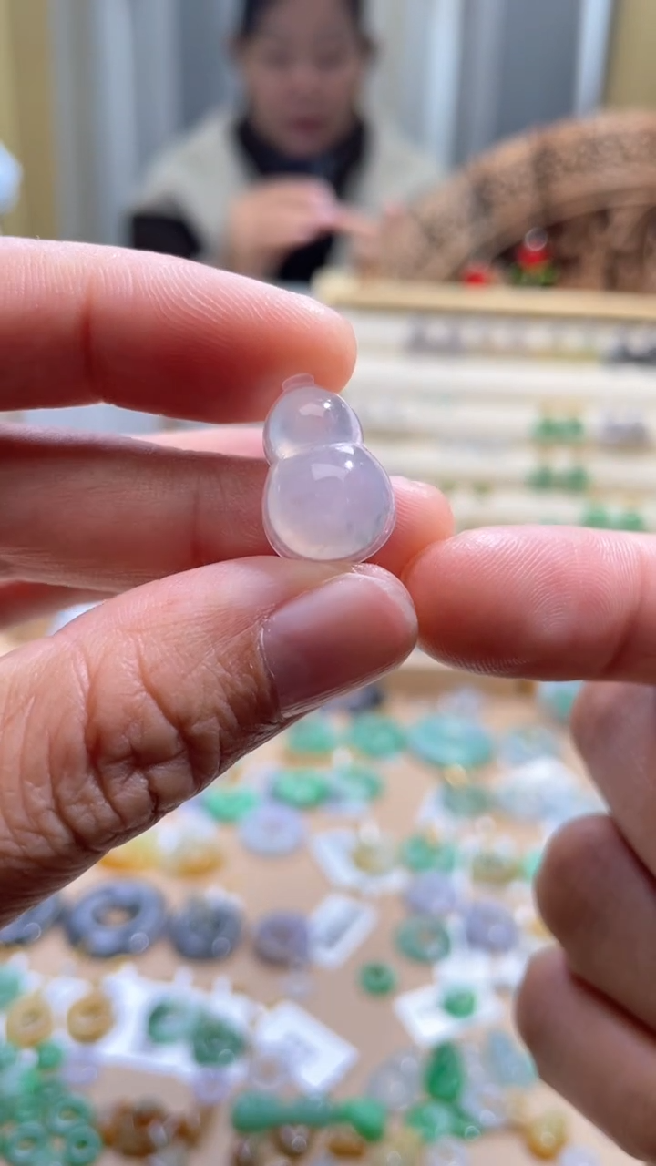 【闪购商品】翡翠颈饰未镶嵌滴流