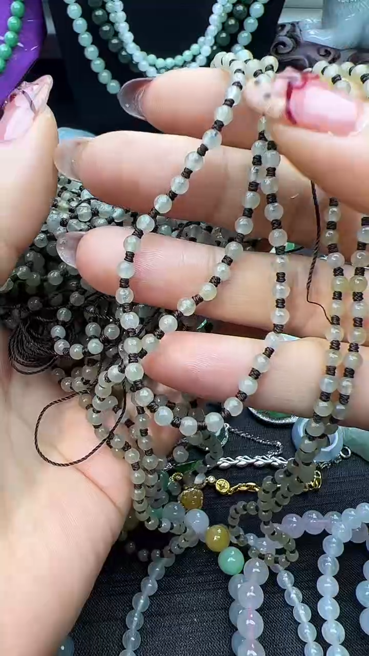 颈饰未镶嵌翡翠颈珠串多样性发其一