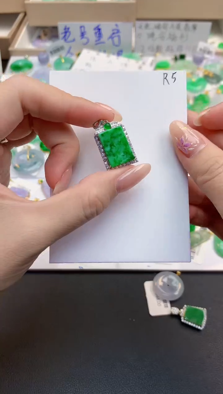 颈饰未镶嵌翡翠天然缅甸A货翡翠